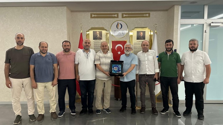 Mavera Vakfı Yönetim Kurulu, Derya Öncü Koleji'ni Ziyaret Etti.