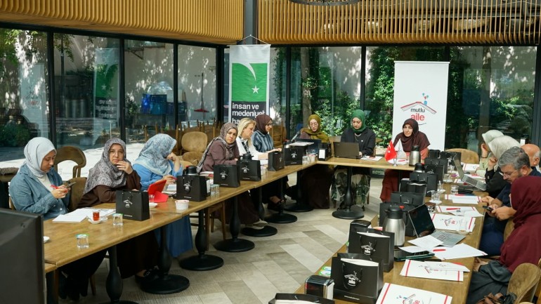 Mavera Vakfı, TGTV Aile Masası Toplantısında Sosyal Medyanın Aile ve Evlilik Algısına Etkisini Ele Aldı