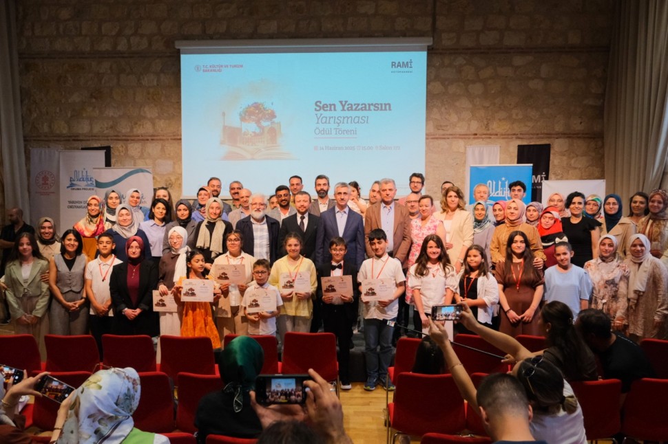 Endülüs Okuma Projesi Sen Yazarsın Yarışması'nın Ödül Töreni Rami Kütüphanesi'nde Düzenlendi